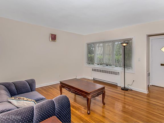 4th image of 53 N Rockaway Ave