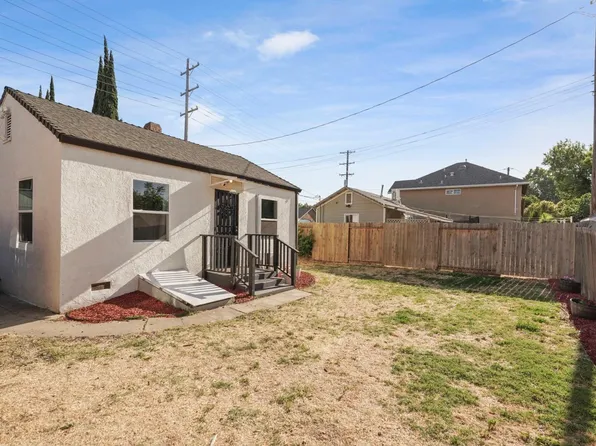 536 E Locust St #1/2, Lodi, CA 95240