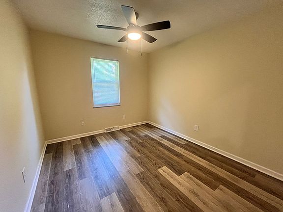 4th image of 307 Sunset Ln
