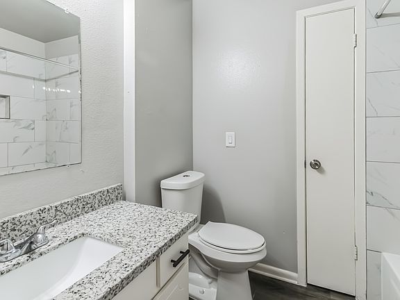 4th image of 947 W Mierianne St