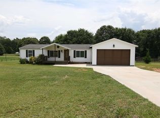 640 Halls Bridge Rd, Campobello, SC 29322