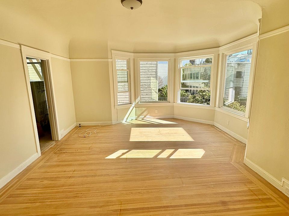 1st image of 2650 Franklin St #24