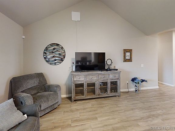 4th image of 3634 E Cherry Hill Ct