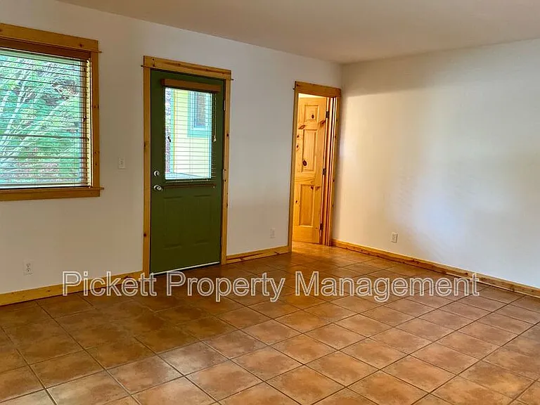 4673 NW Walgren Dr #C — Photo 7