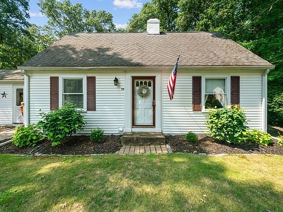 3rd image of 32 Anawan Rd