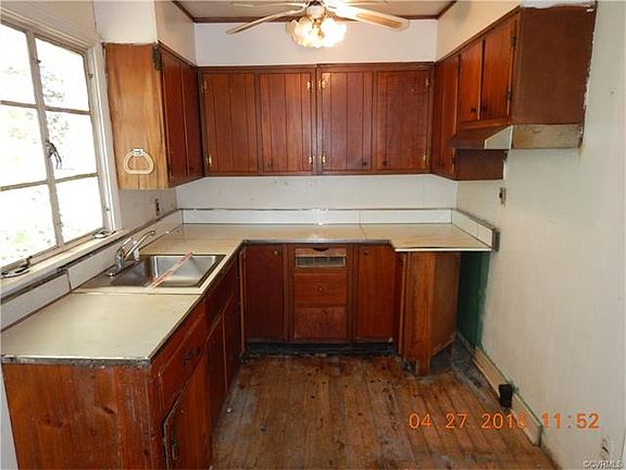 4th image of 710 Jefferson Pl