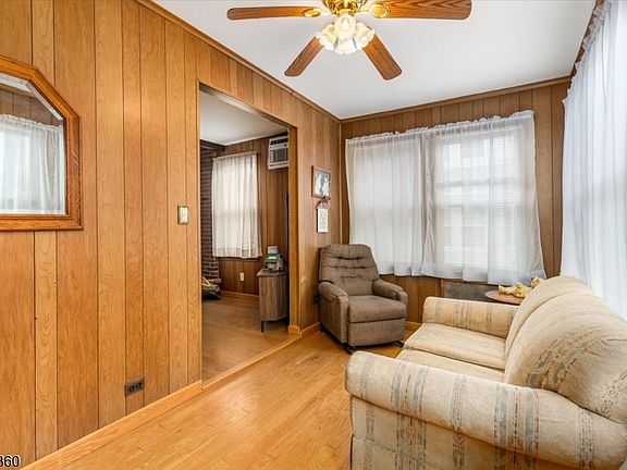 2nd image of 7 Delafield Ave