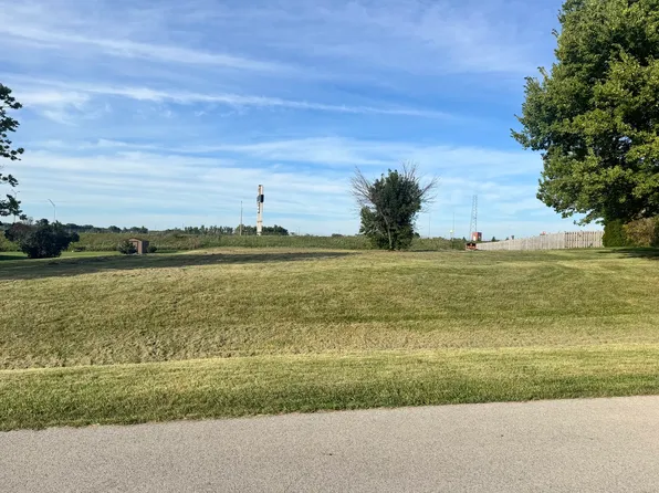 46W360 Woodview Pkwy, Hampshire, IL 60140