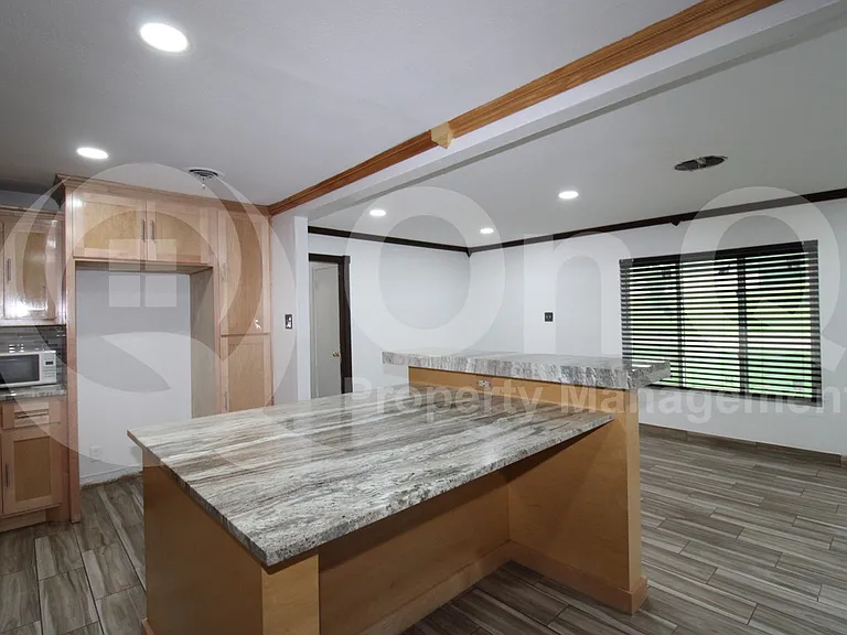 17 Macarthur Dr #A — Photo 4