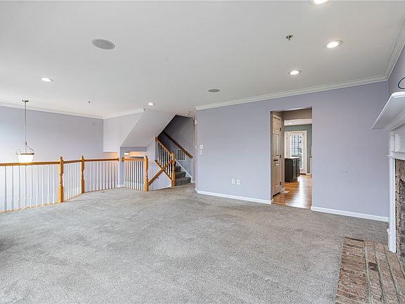 4th image of 145 Kensington Dr