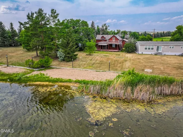 271 Blacktail Dr, Williston, ND 58801