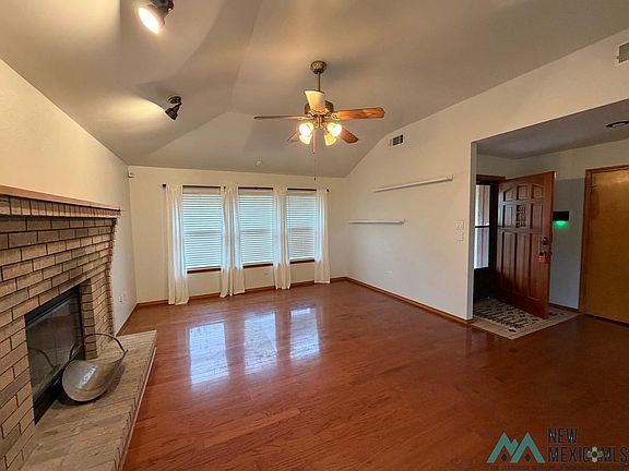 2nd image of 2101 Country Meadows Dr