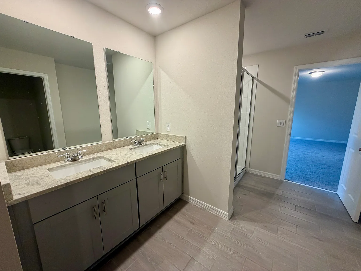 4 bed, 2702 sqft, $2,800 — Photo 2