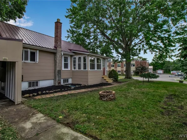 201 Ohio St, Medina, NY 14103