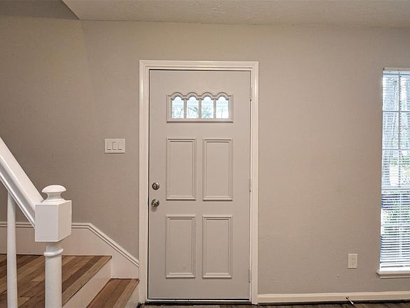 2nd image of 15326 Parkville Dr