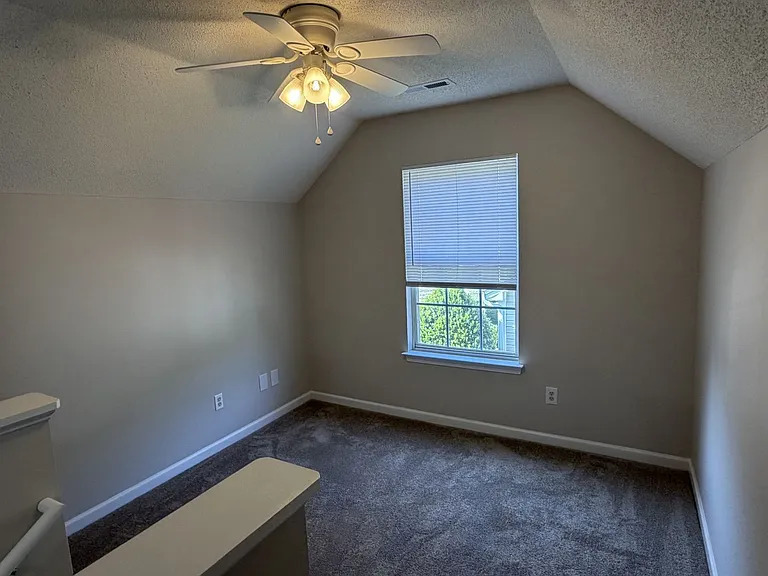 137 Camforth Dr — Photo 15