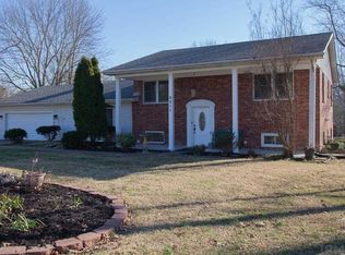 8211 Heather Dr, Newburgh, IN 47630