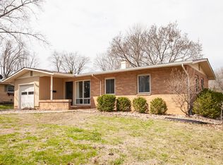 504 Radliff Rd, Bloomington, IL 61701