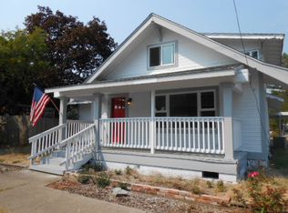 210 W 1st Ave, Riddle, OR 97469