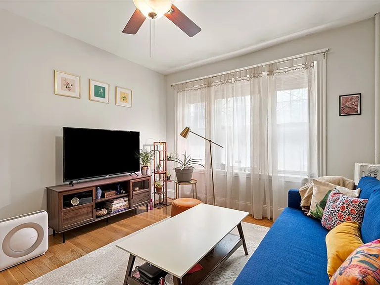 268 Windsor St #4 — Photo 5