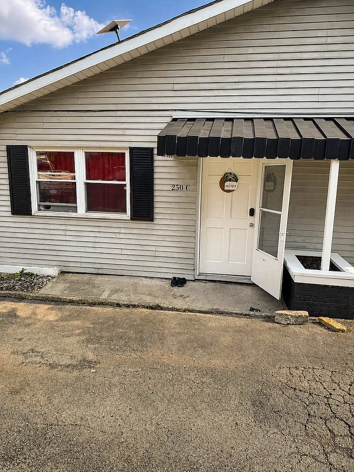 2 bed, $2,700 — Photo 3