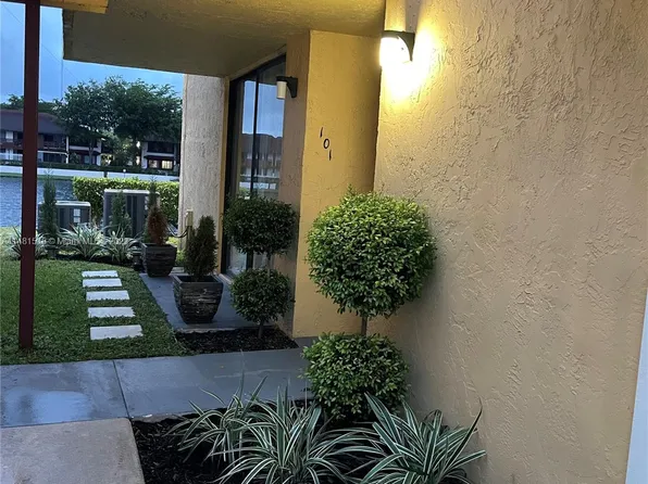 530 NW 214th St APT 101, Miami Gardens, FL 33169