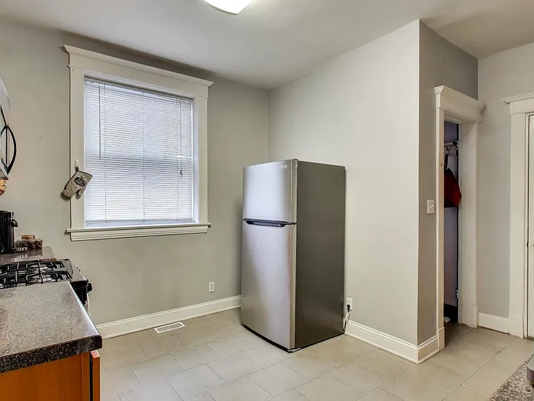 810 S Austin Blvd #1 — Photo 7
