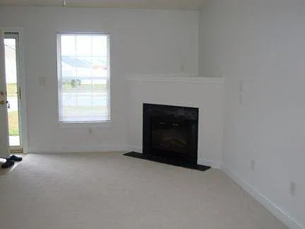 Building Photo 3