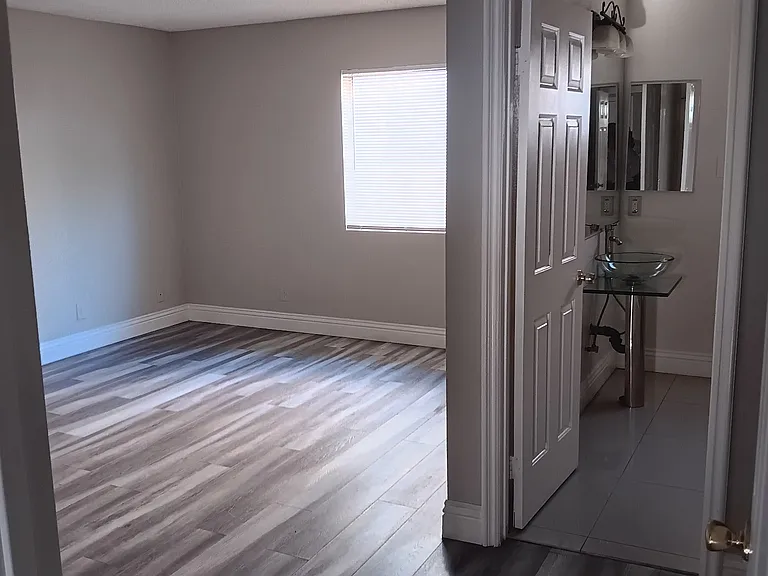 1354 W Avenue J4 — Photo 6