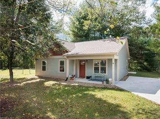 28 Aspen Ct, Asheville, NC 28806