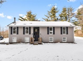 22 Tassielli Dr, Walden, NY 12586