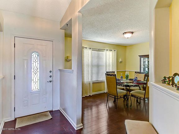 3rd image of 1351 Summit Oaks Dr W