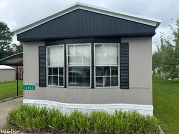 12063 Nicki Ln, Chardon, OH 44024