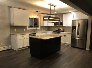 10604 Laurel Ln, Brecksville, OH