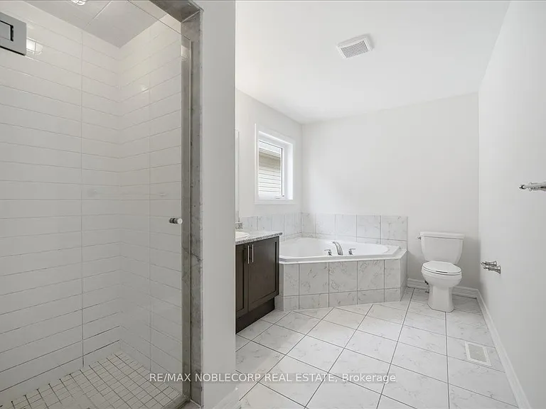 226 Bruce Cameron Dr — Photo 34