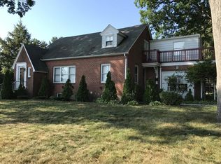 72 Lyman St, South Hadley, MA 01075