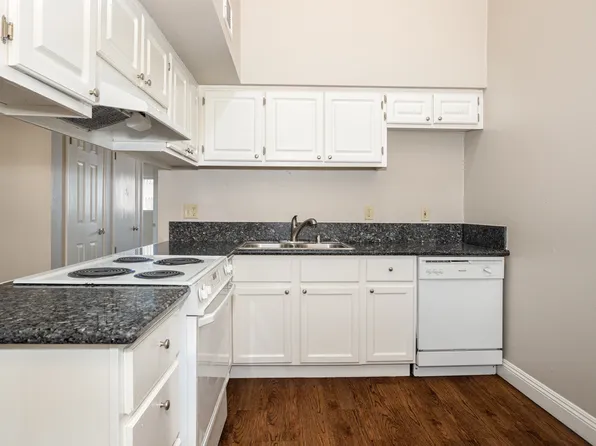 College Grove Apartments