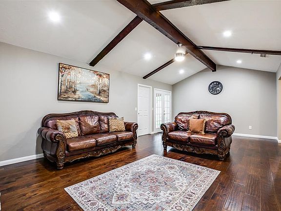 4th image of 2630 Richcreek Dr
