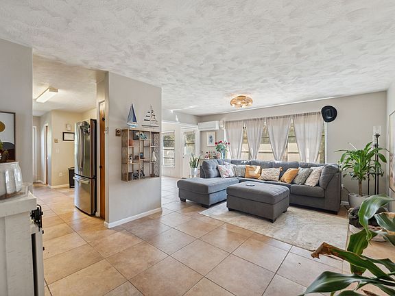 3rd image of 5255 Azalea Cir