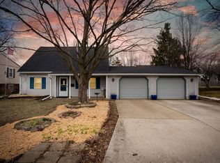 402 Miles Ln, Normal, IL 61761