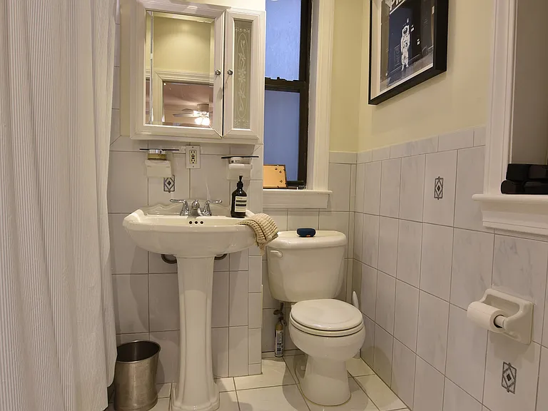 266 W 11th St #3RE — Photo 5
