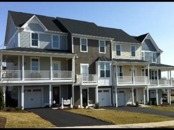 1465 Wickham Pond Dr, Charlottesville, VA 22901