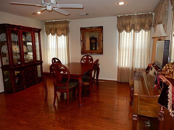 2nd image of 10019 Victoria Park Ln