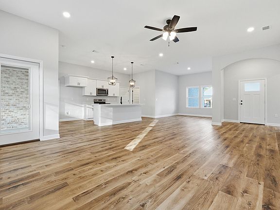 4th image of 2802 Blackbird Ct