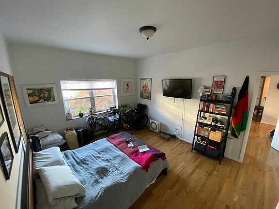 2nd image of 583 Driggs Ave APT 3F
