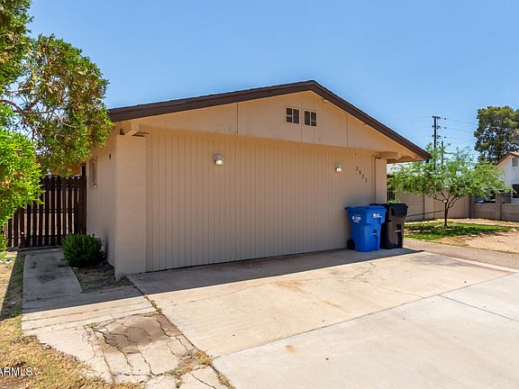 3rd image of 2823 N 50TH Avenue