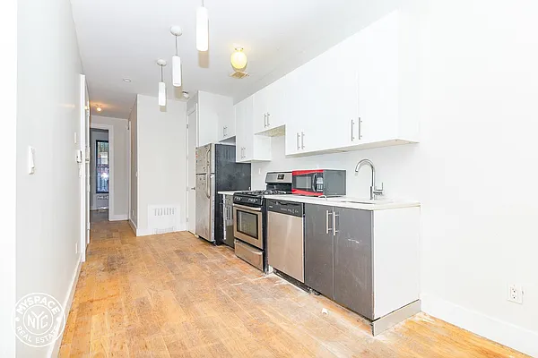 Rented by MySpaceNYC | media 4