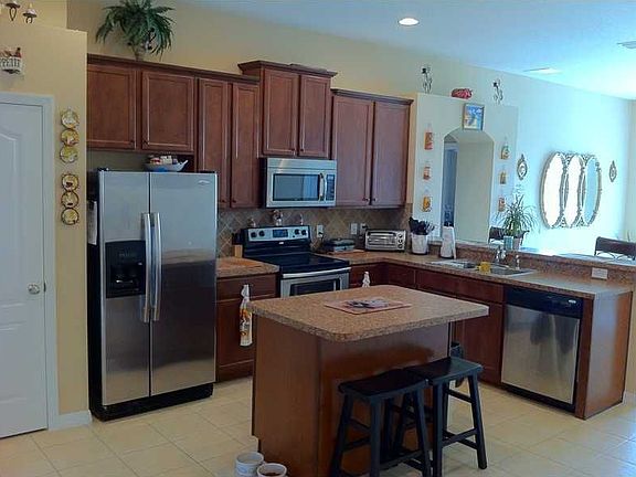 4th image of 729 Woods Landing Dr