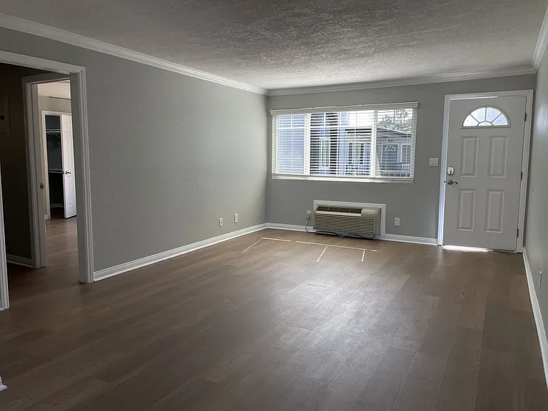 Villa Serrano Apartment Homes — Photo 37