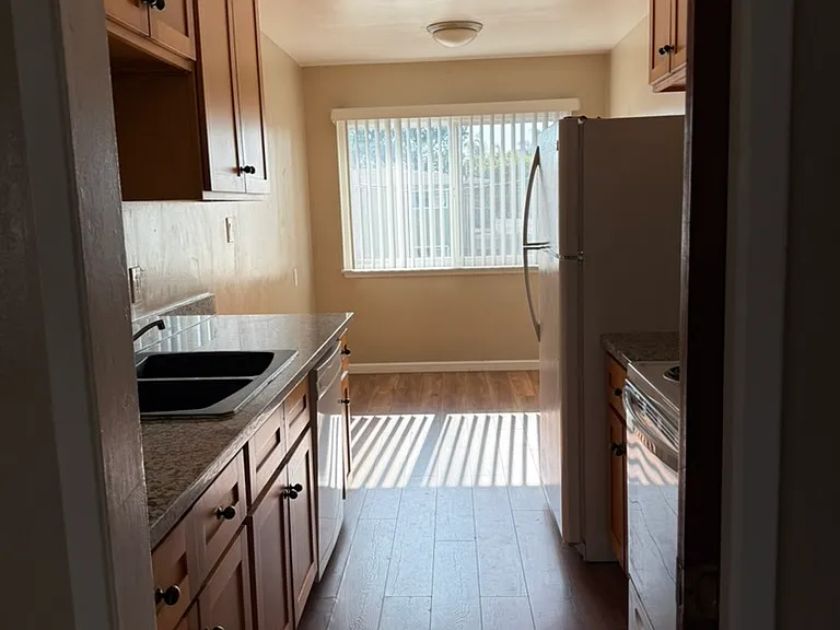 755 E Duane Ave #H — Photo 24